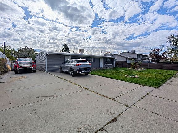 3rd image of 3235 S Meadowlark Dr