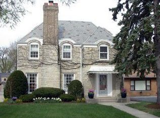 1432 Bonnie Brae Pl #409, River Forest, IL 60305