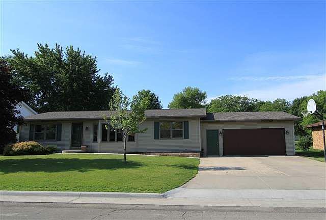 1st image of 310 Parkview Dr