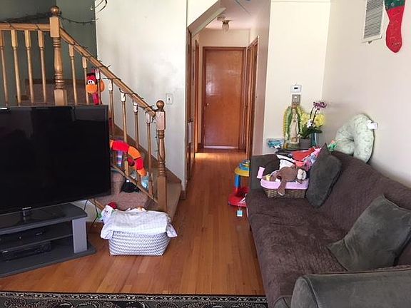 2nd image of 9916 Sunnyside Ave