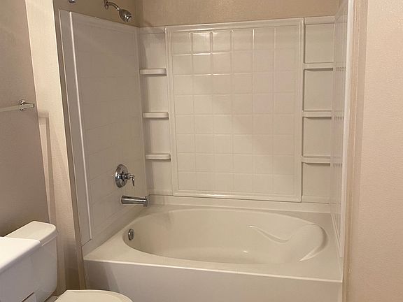4th image of 395 E Allen St #1526