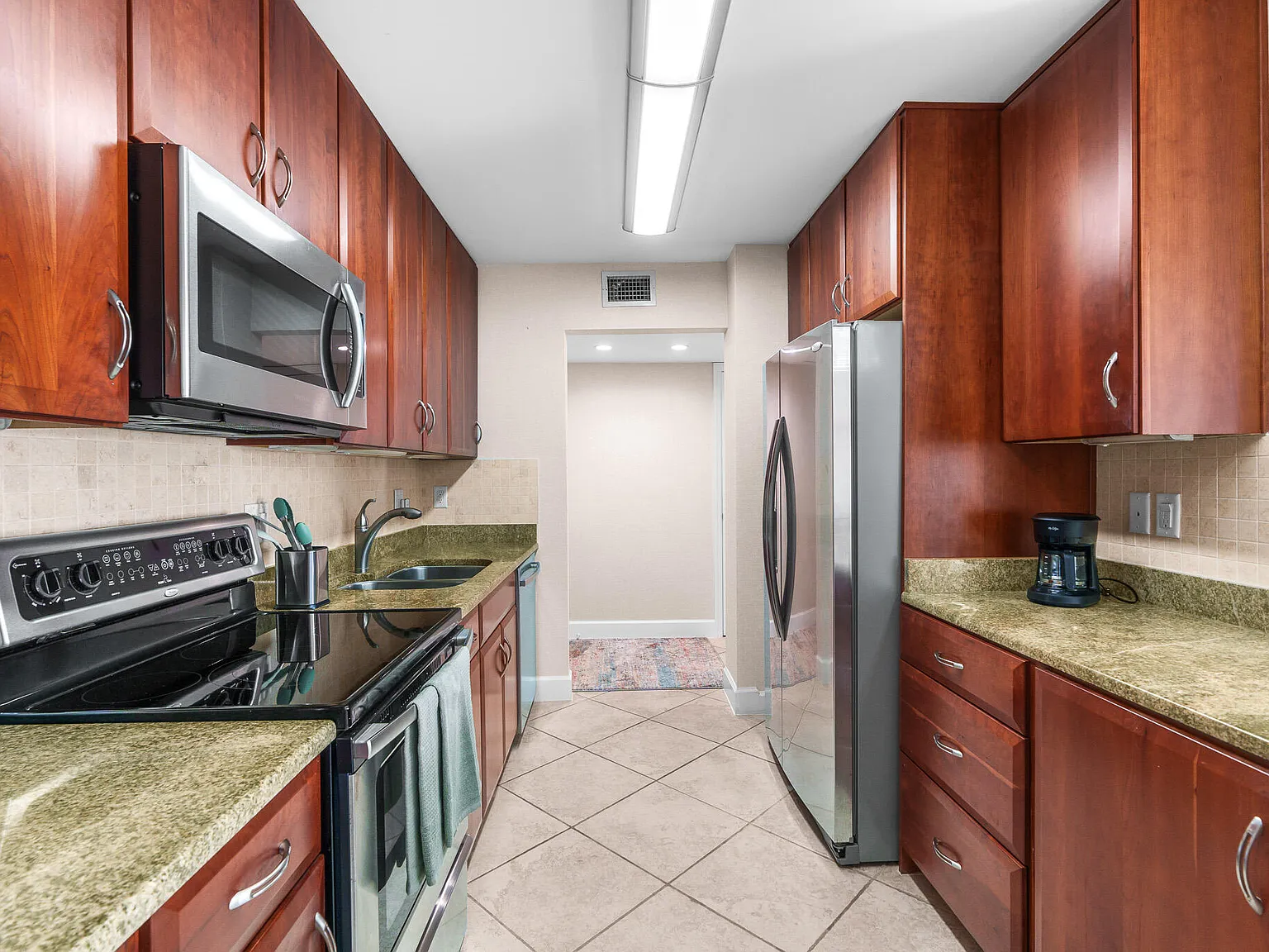 2 bed, 2.0 bath, 1093 sqft, $3,000 — Photo 4