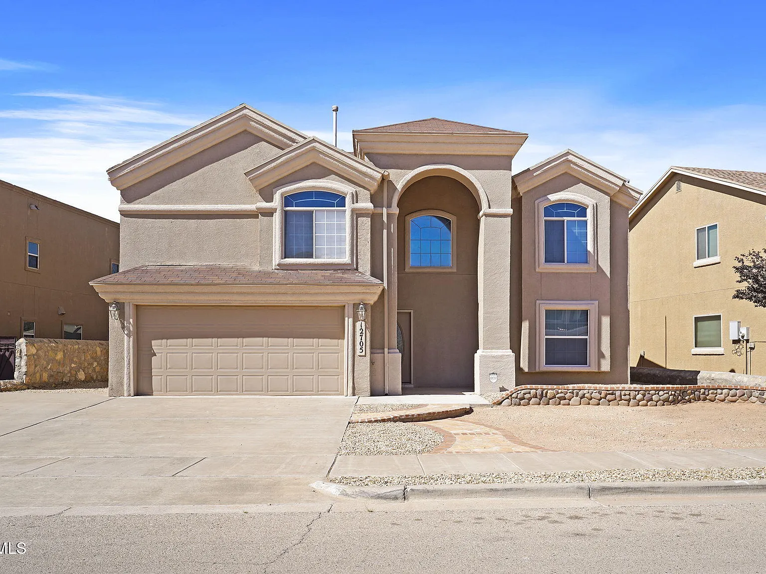 4 bed, 3.0 bath, 2255 sqft, $1,900 — Photo 1