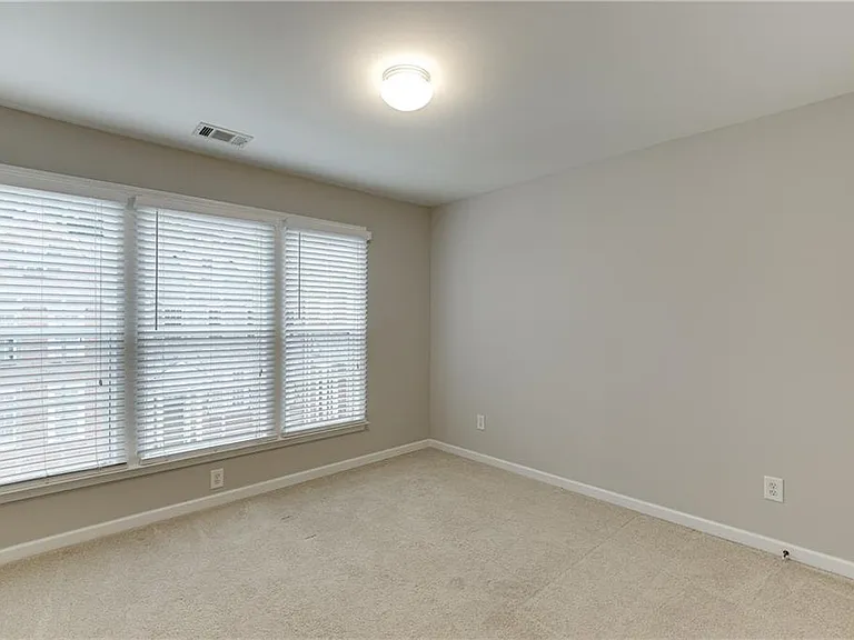 2801 Loftview Sq — Photo 30