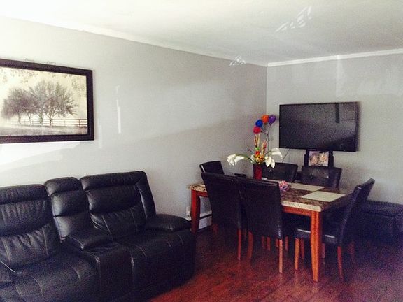 4th image of 2741 N 73rd Ave