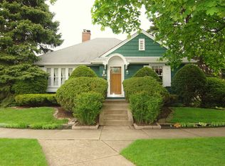 8520 Parkview Ave, Brookfield, IL 60513