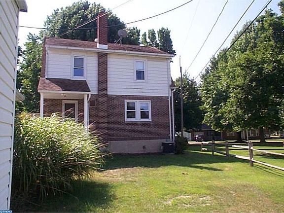 3rd image of 23 E Wilson Ave