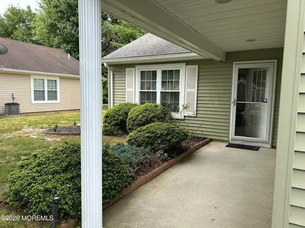 14 Sheffield Drive, Lacey, NJ 08734