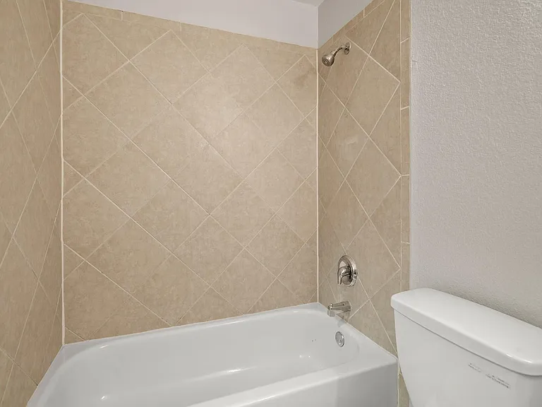 1631 Quail Run — Photo 22