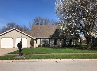 3 Wilson Dr, Carmel, IN