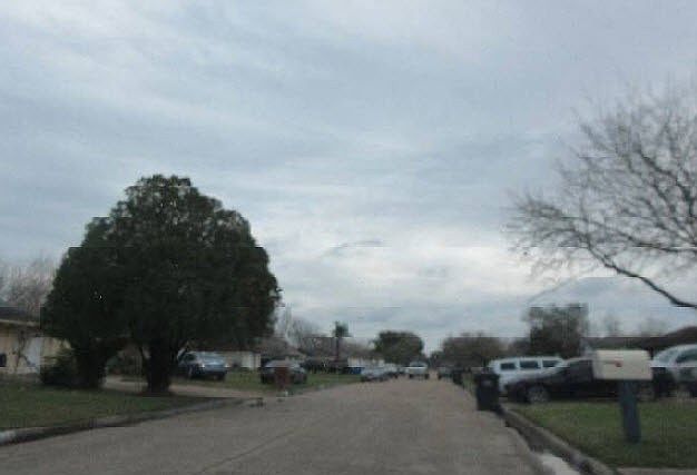 2nd image of 2035 Bunzel St
