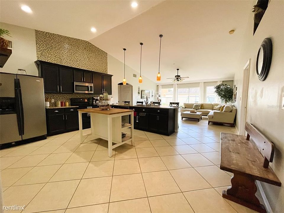 1st image of 917 Picardy Dr
