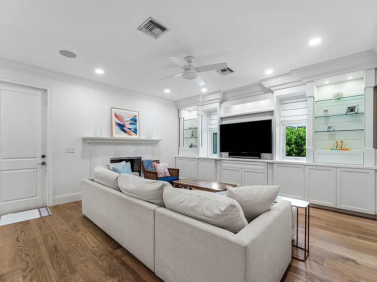 1022 Walnut Ter — Photo 17