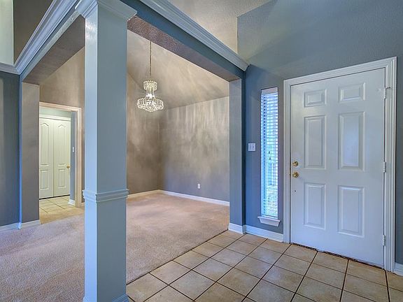 4th image of 2902 Webb Ave