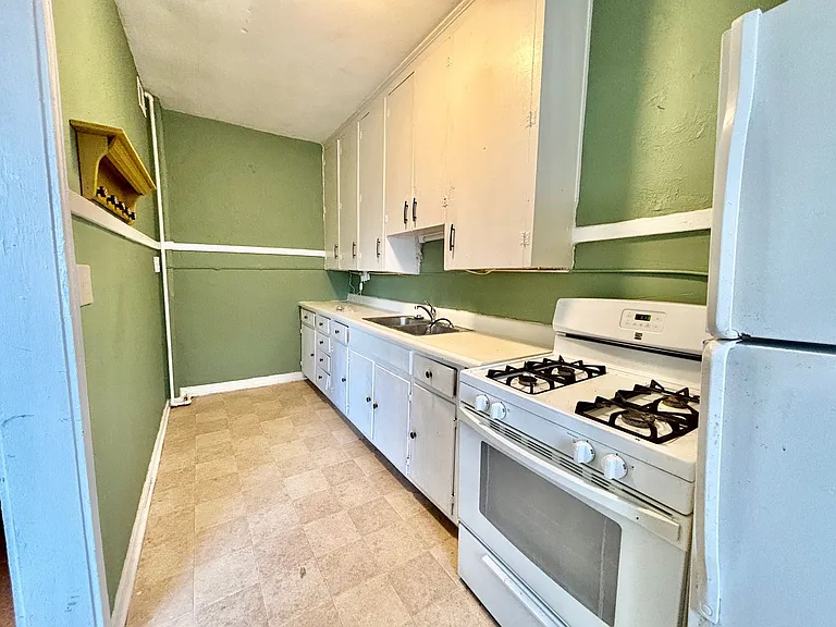 Afton Apartments — Photo 21