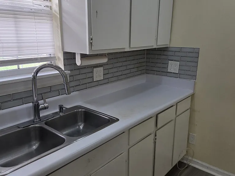 201 Clifton Dr #A — Photo 14