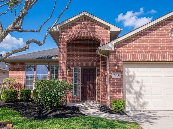 3rd image of 7419 Sabinal Creek Dr