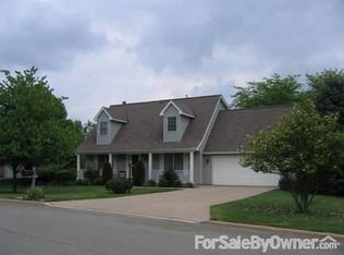 605 Bayside Dr, Metamora, IL