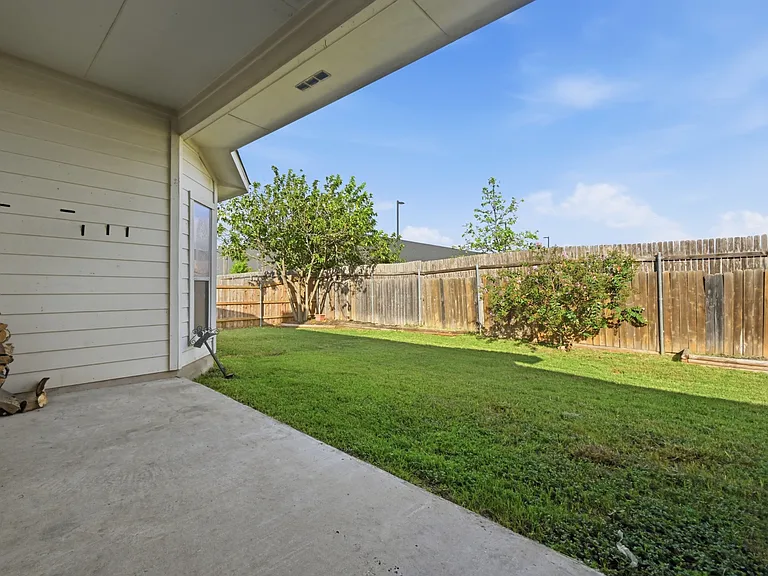 1665 Amberwood Loop — Photo 29