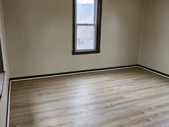 4607 4th Ave, Beaver Falls, PA 15010