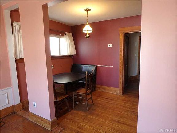 4th image of 412 Linden Ave
