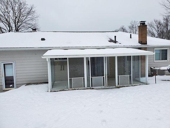 4th image of 158 Timothy Dr