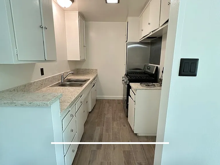 526 S 1st Ave #9 — Photo 14