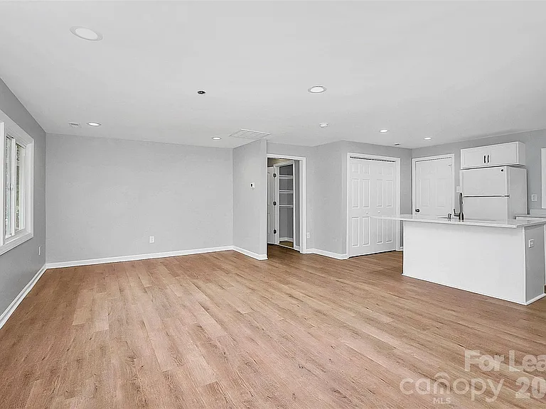 315 S Ransom St — Photo 3