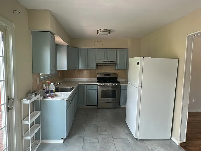 9 W Lincoln St — Photo 1