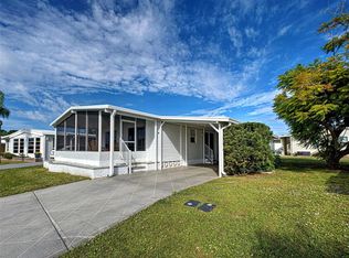 16 N Botany Bay Cir, Englewood, FL 34223