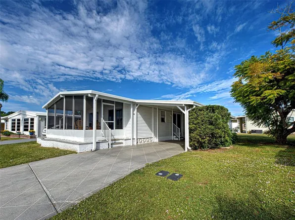 16 N Botany Bay Cir, Englewood, FL 34223