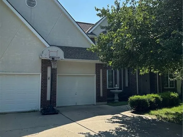 22918 E Ashford Ct, Blue Springs, MO 64015