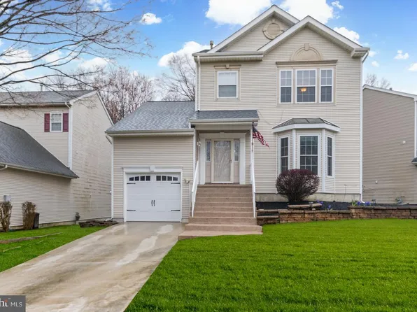 36 Tomahawk Dr, Burlington, NJ 08016