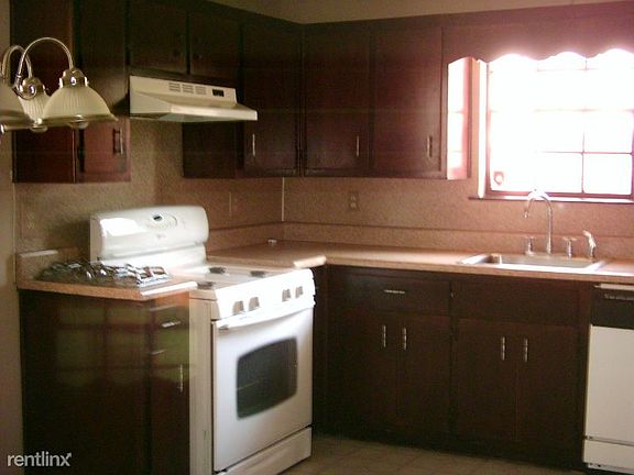 3rd image of 1453 Forest Villa Dr NW