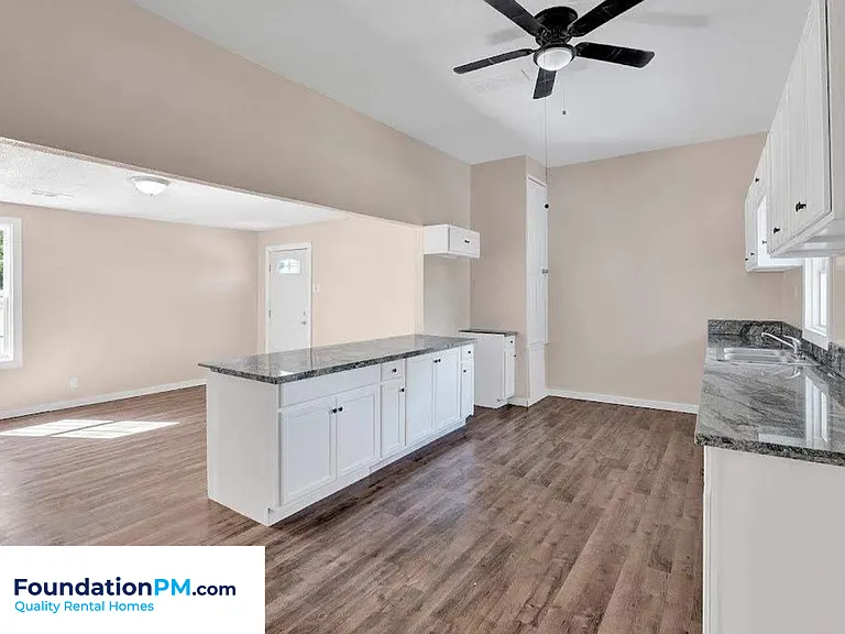 533 Leath St — Photo 4