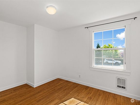 4th image of 4834 N Visscher Street