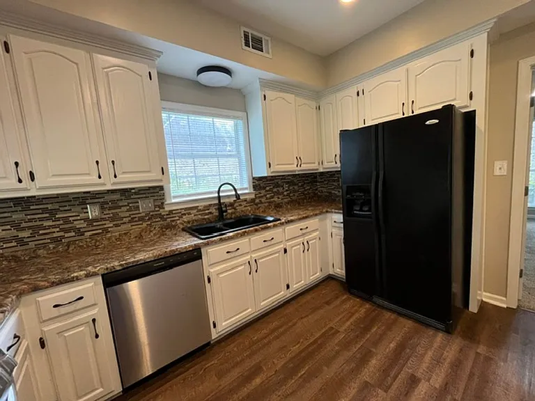 440 Blue Lake Dr — Photo 6