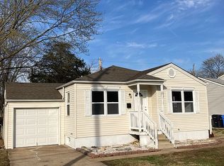 907 Charbonier Rd, Florissant, MO