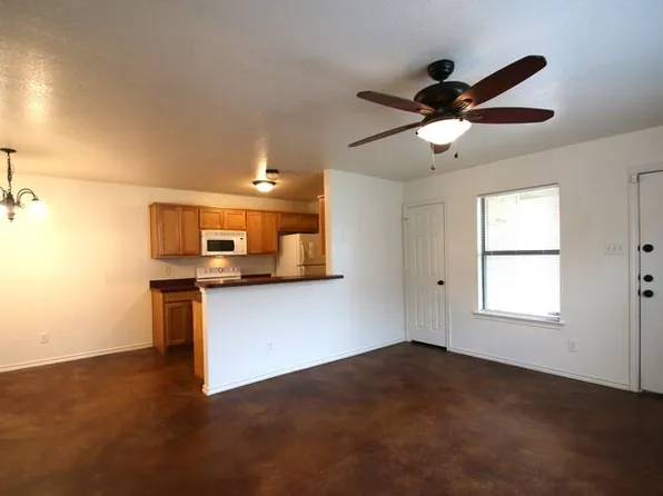 8026 W Elizabeth Ln, Ft Worth, TX 76116