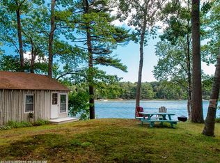 25 Shore Dr, Freeport, ME 04032