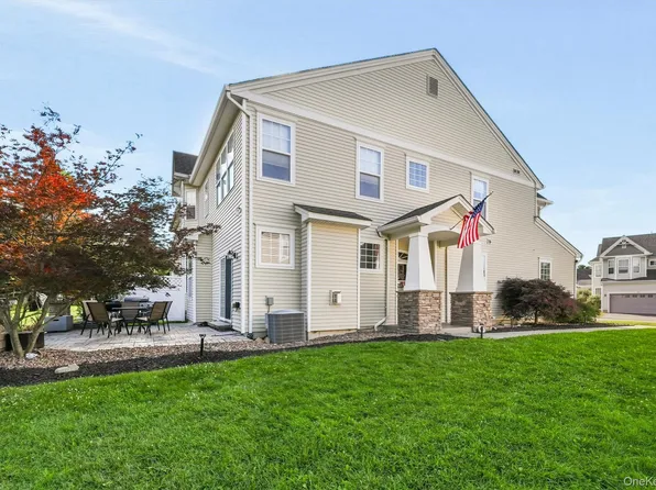 6 Avoncroft Lane, Middletown, NY 10940