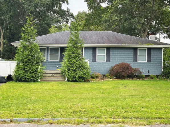 44 Floradora Drive, Mastic, NY 11950
