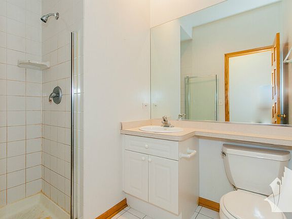 5th image of 2723 N Wayne Ave #2n