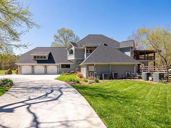 3rd image of 171 Greendale Ln