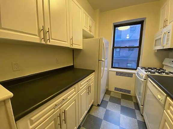 2nd image of 294 Main St #3