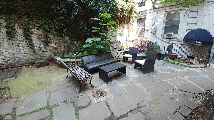 Rented by Downtown Mgt & Realty LLC | media 1