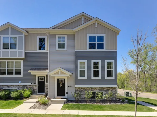 2870 Lexington Pl N, Roseville, MN 55113