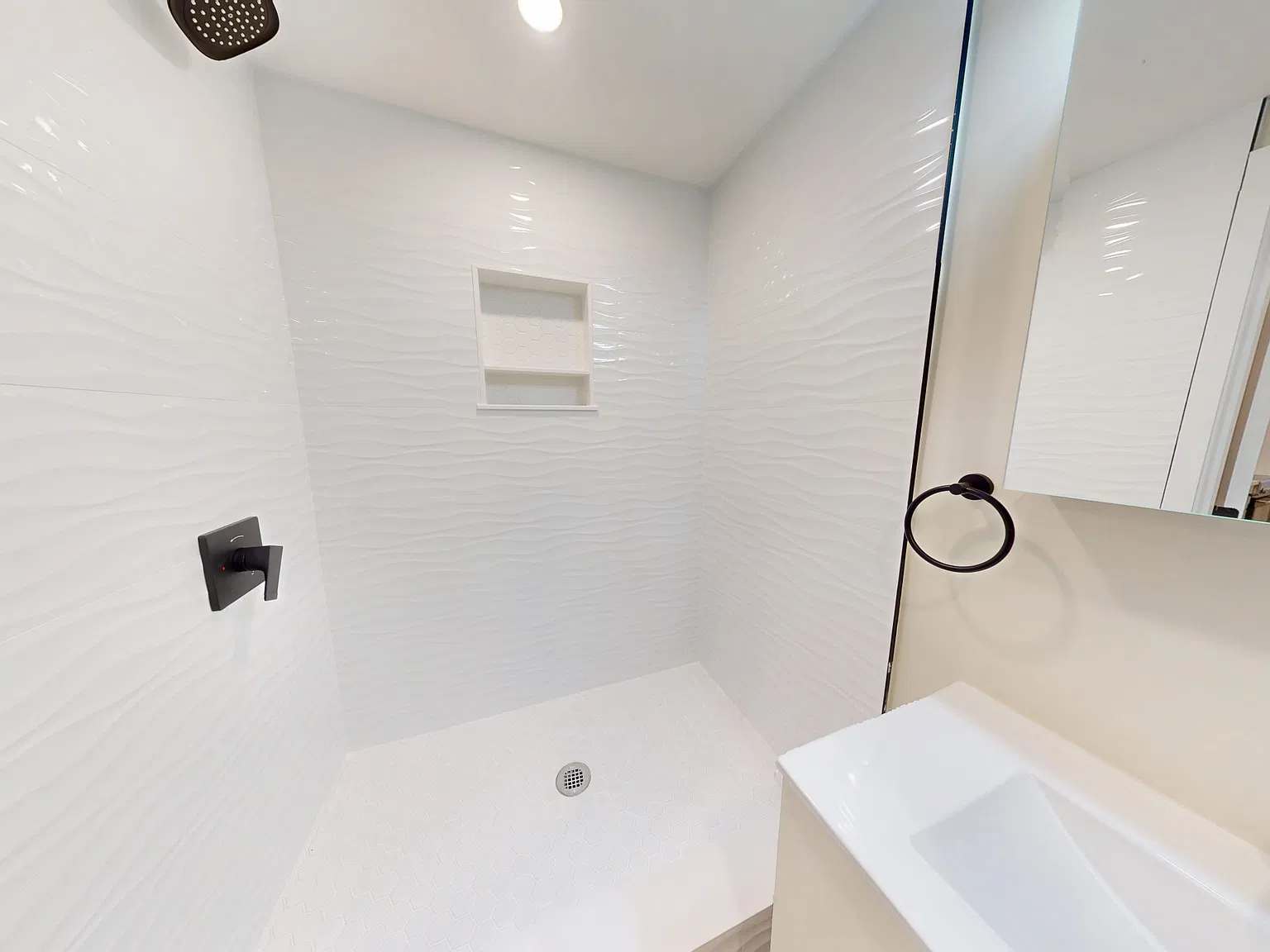 Studio, 305 sqft, $2,700 — Photo 2