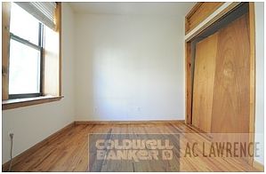 4th image of 80 Bank St APT 10