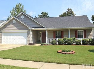 505 Woodchase Green Dr, Fuquay Varina, NC 27526